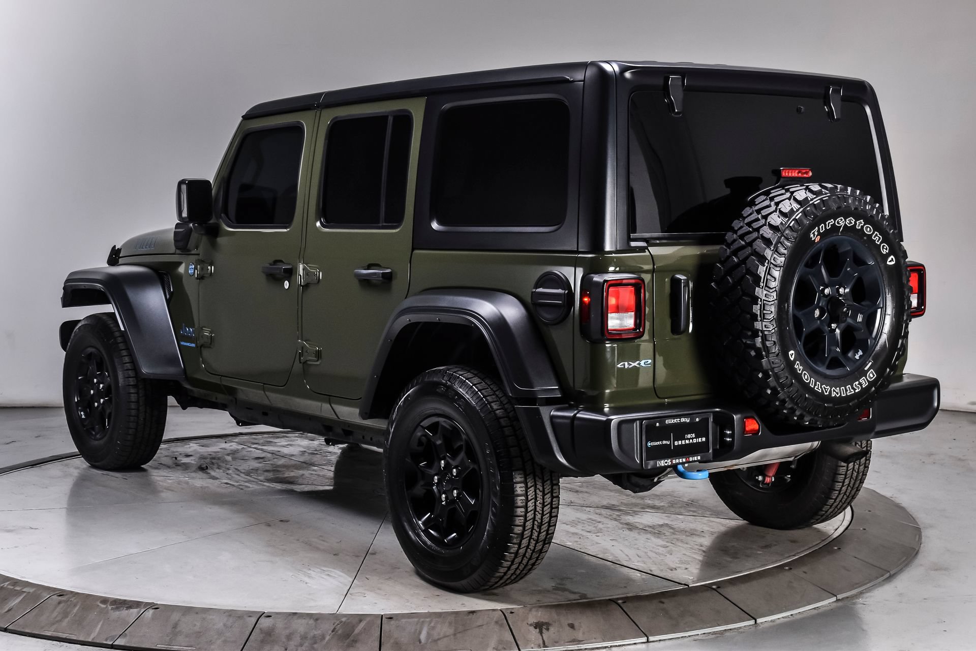 Used 2023 Jeep Wrangler Unlimited w/ 8.4" Radio Group AWD/4WD image 4