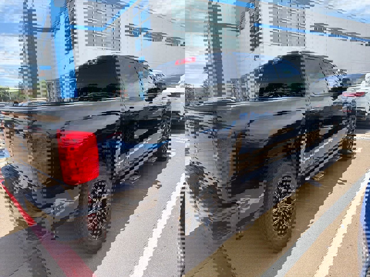 Used 2018 Chevrolet Silverado 1500 Custom w/ Custom Convenience Package image 5