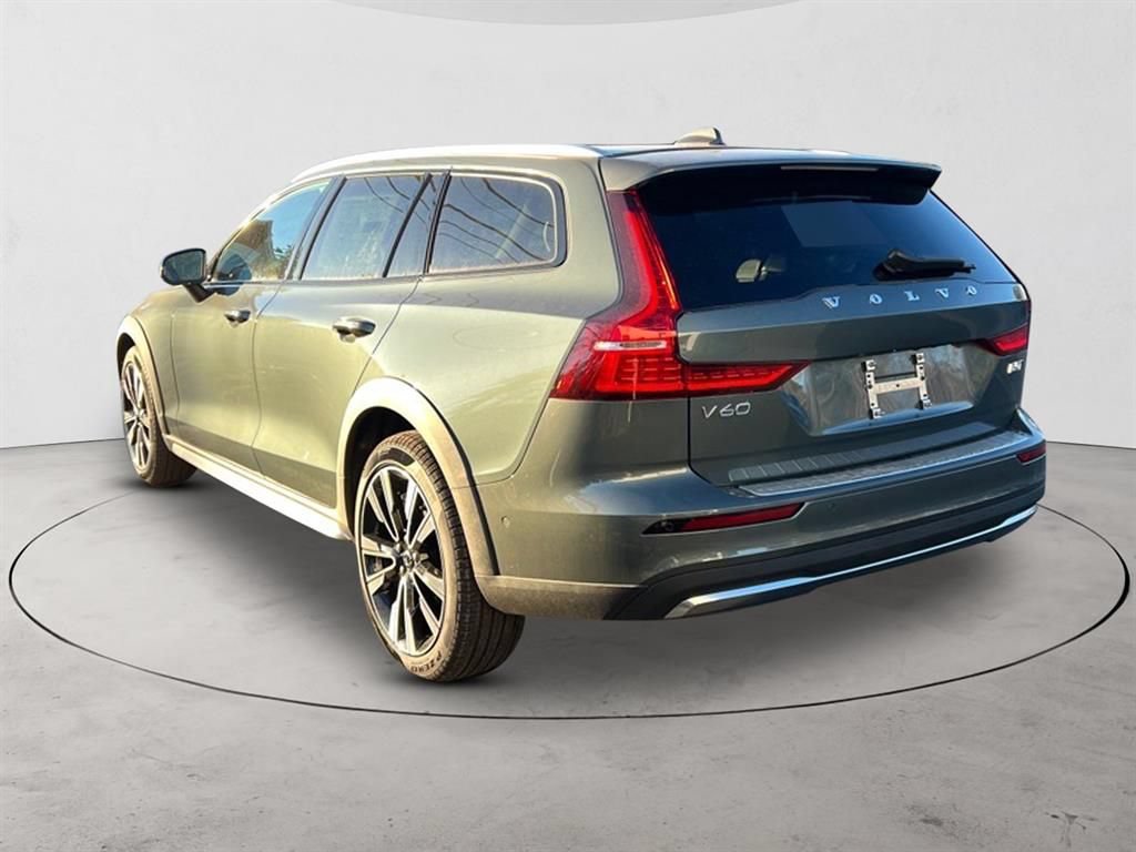 New 2026 Volvo V60 B5 Cross Country Ultra w/ Protection Package Premier AWD/4WD image 3