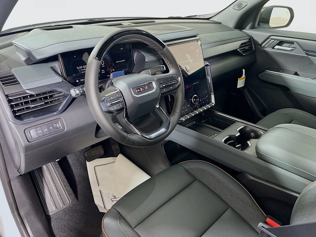 Used 2025 GMC Acadia AT4 w/ Super Cruise Package AWD/4WD image 9