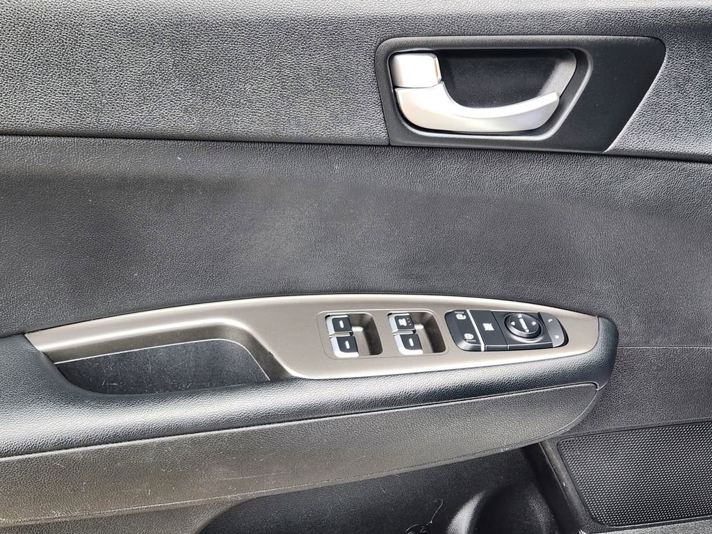 Used 2020 Kia Optima LX image 21
