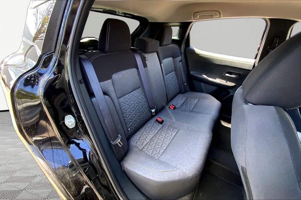 Used 2025 Nissan Kicks SV image 17