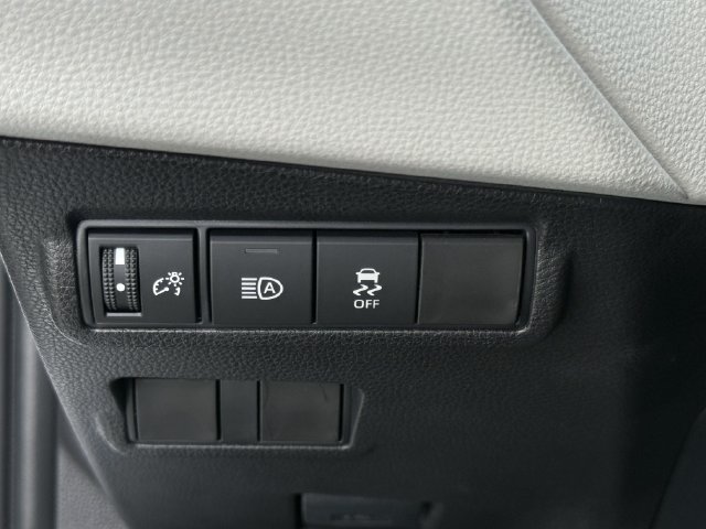 Used 2026 Toyota Corolla Cross LE FWD image 23
