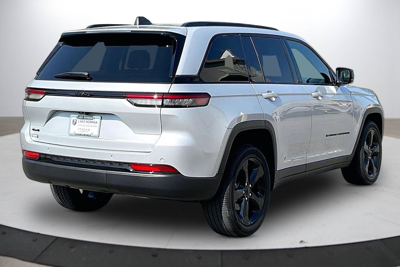Certified 2023 Jeep Grand Cherokee Altitude AWD/4WD image 9