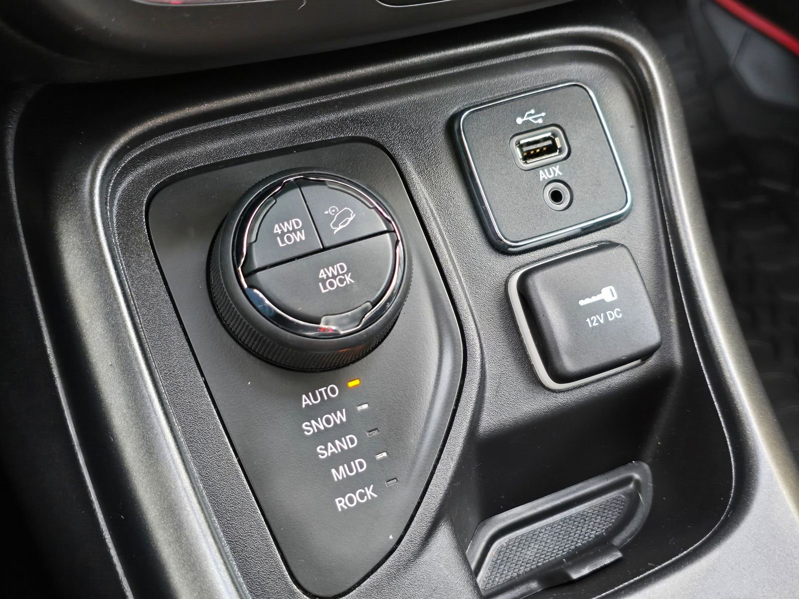 Used 2017 Jeep Compass Trailhawk w/ Leather Interior Group AWD/4WD image 26