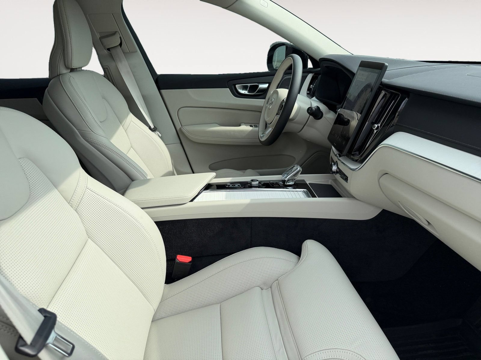 New 2026 Volvo XC60 T8 Ultra w/ Protection Package Premier AWD/4WD image 15