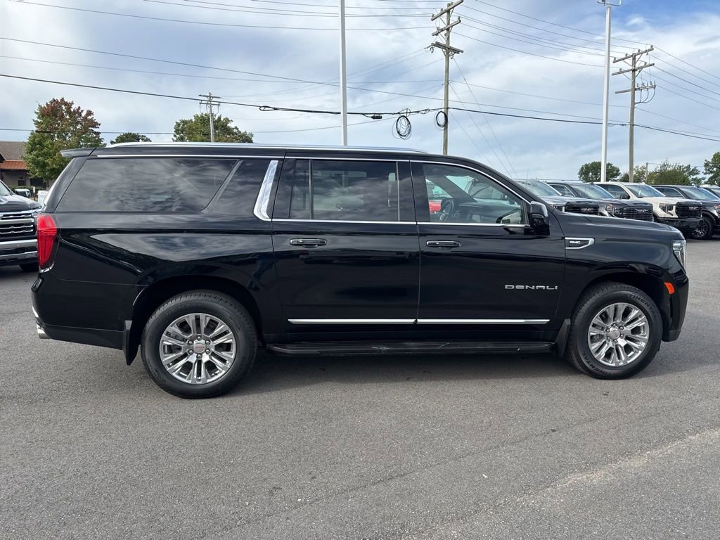 Used 2024 GMC Yukon XL Denali image 6