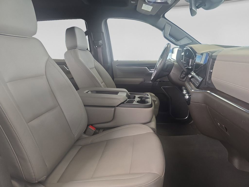 Used 2025 GMC Sierra 1500 SLT RWD image 17