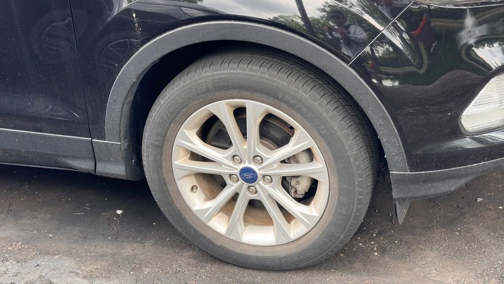 Used 2019 Ford Escape SE FWD image 4