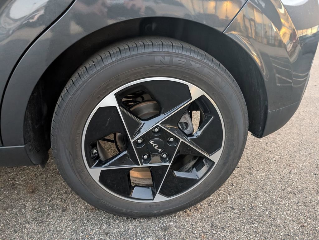 Used 2023 Kia Soul EX image 23