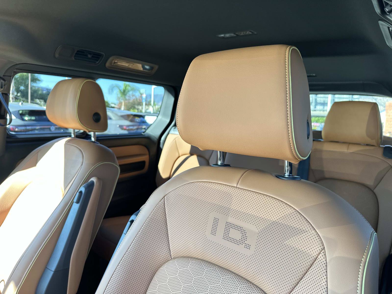 Certified 2025 Volkswagen ID. Buzz Pro S RWD image 23