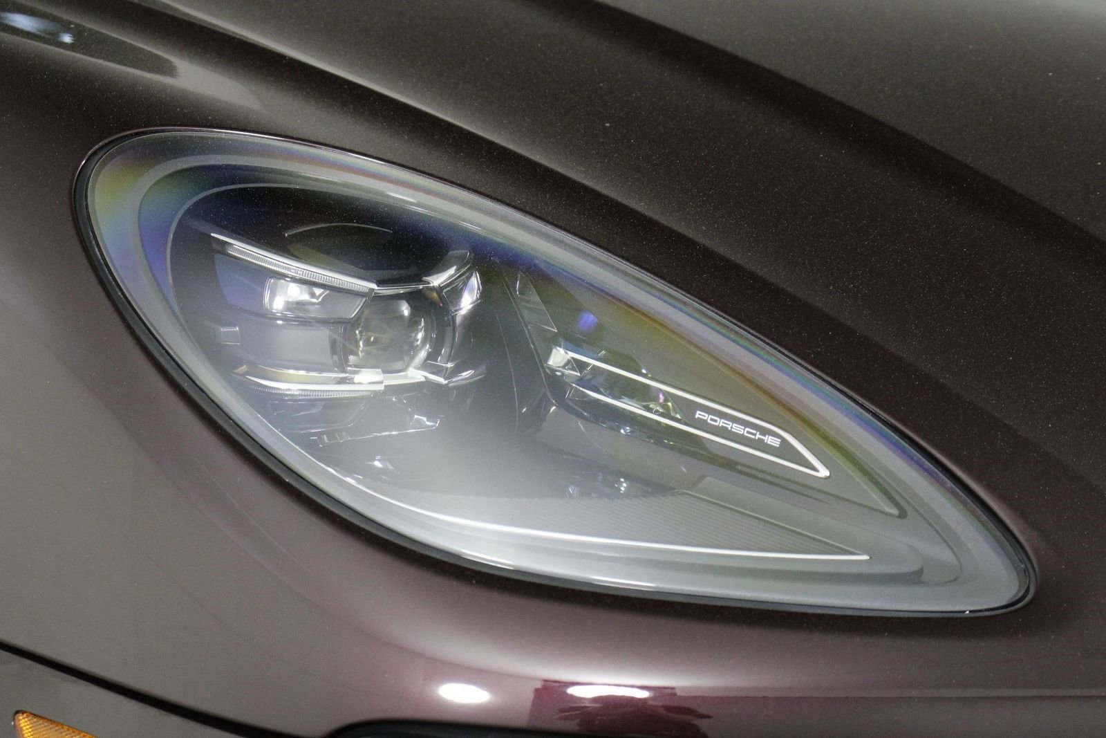 Certified 2023 Porsche Macan S image 28