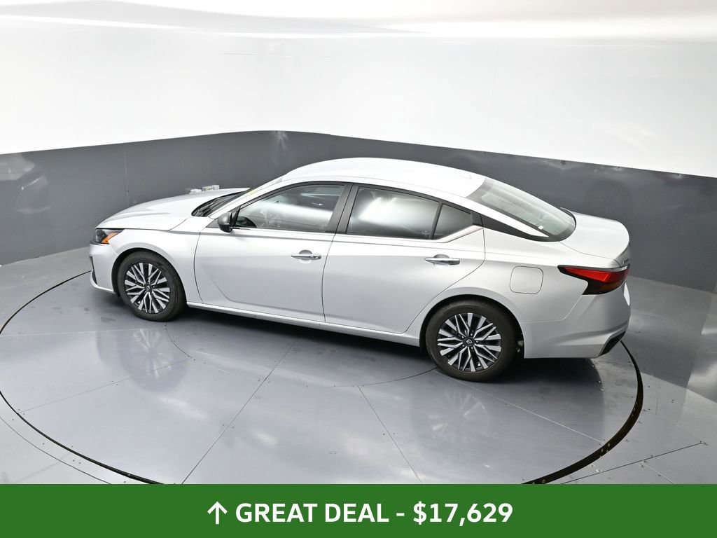 Used 2024 Nissan Altima 2.5 SV image 46