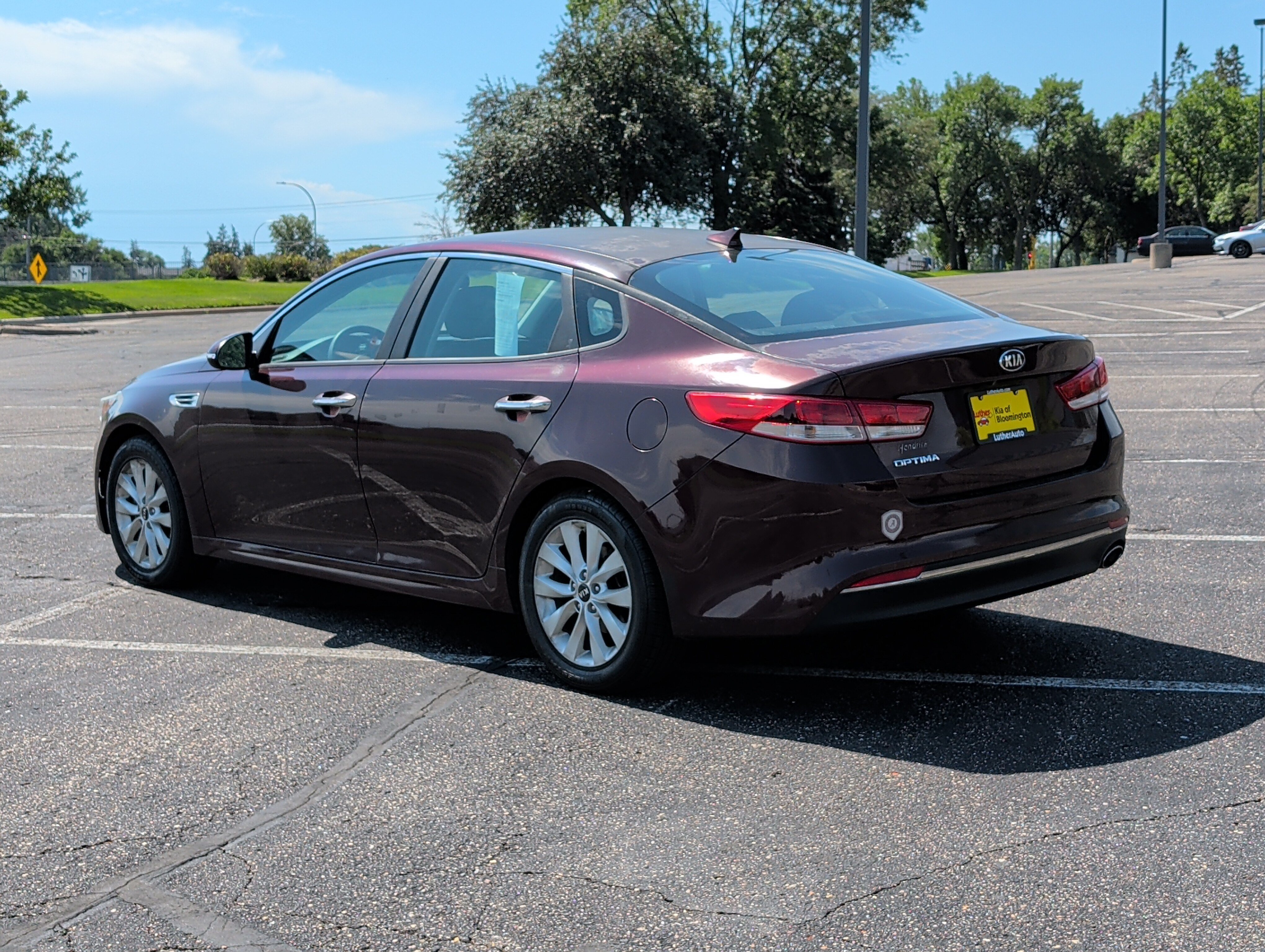 Used 2016 Kia Optima LX w/ Option Group 014 FWD image 3