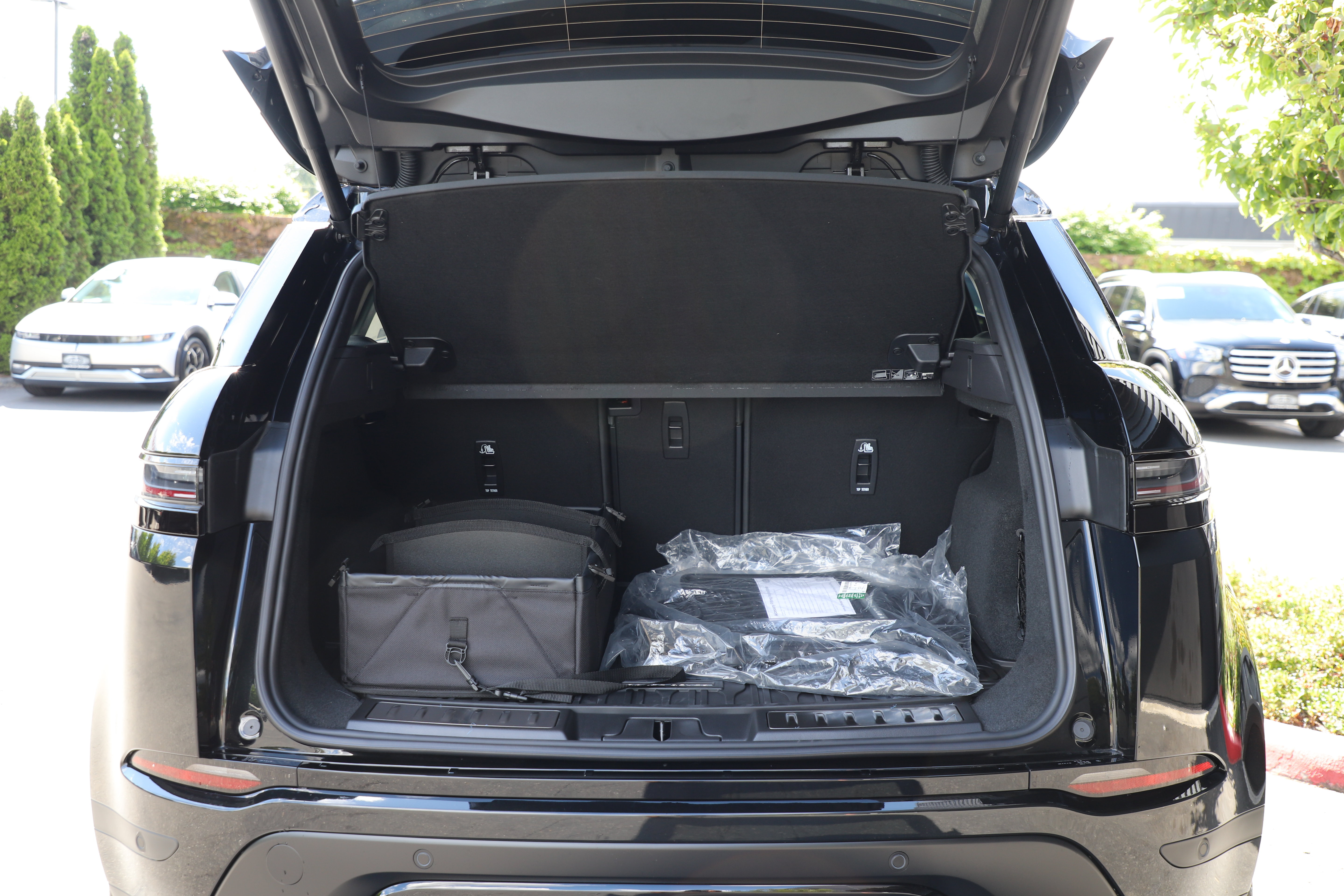 New 2026 Land Rover Range Rover Evoque S AWD/4WD image 16