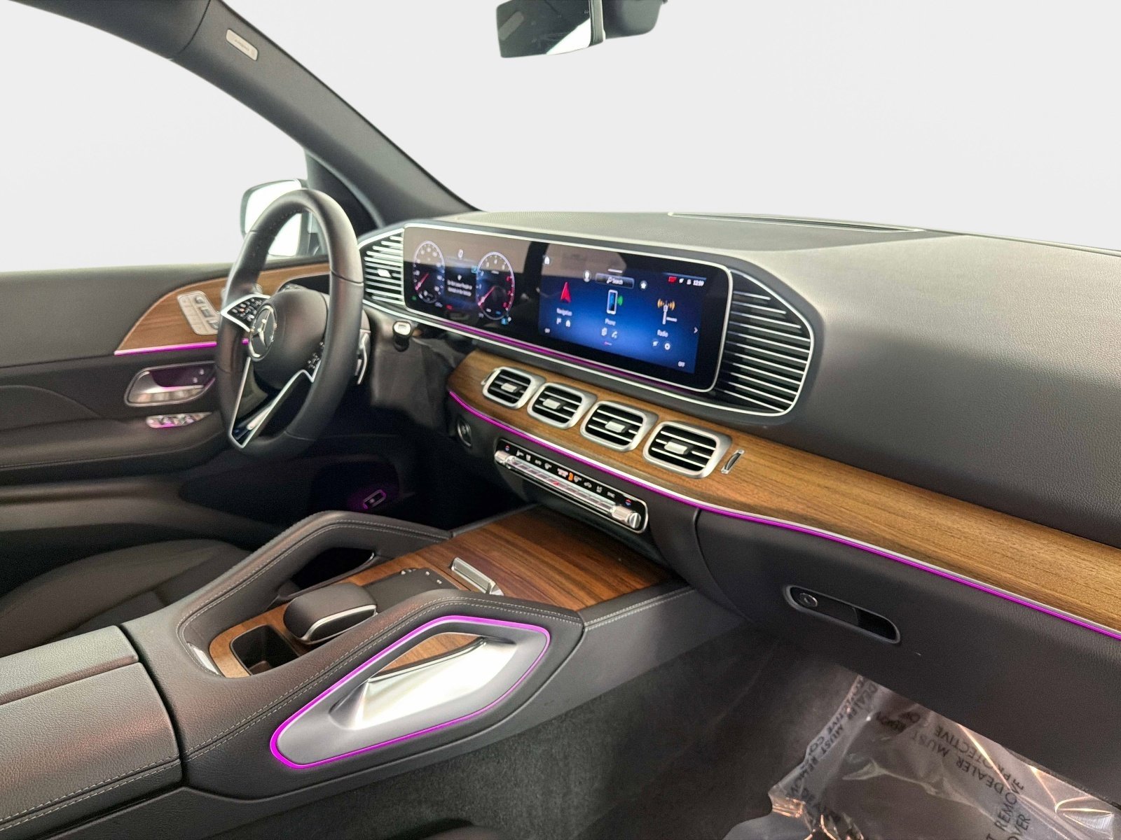 Used 2025 Mercedes-Benz GLE 450 4MATIC w/ Winter Package image 25