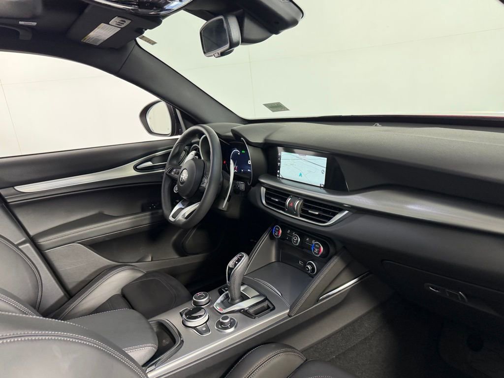 Used 2025 Alfa Romeo Stelvio Sprint w/ Veloce Package image 35