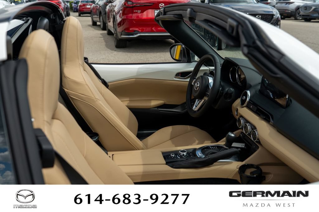 New 2026 MAZDA MX-5 Miata RF Grand Touring w/ Appearance Package RWD image 19