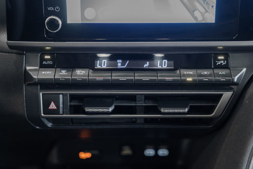 Used 2025 Toyota Camry LE image 19