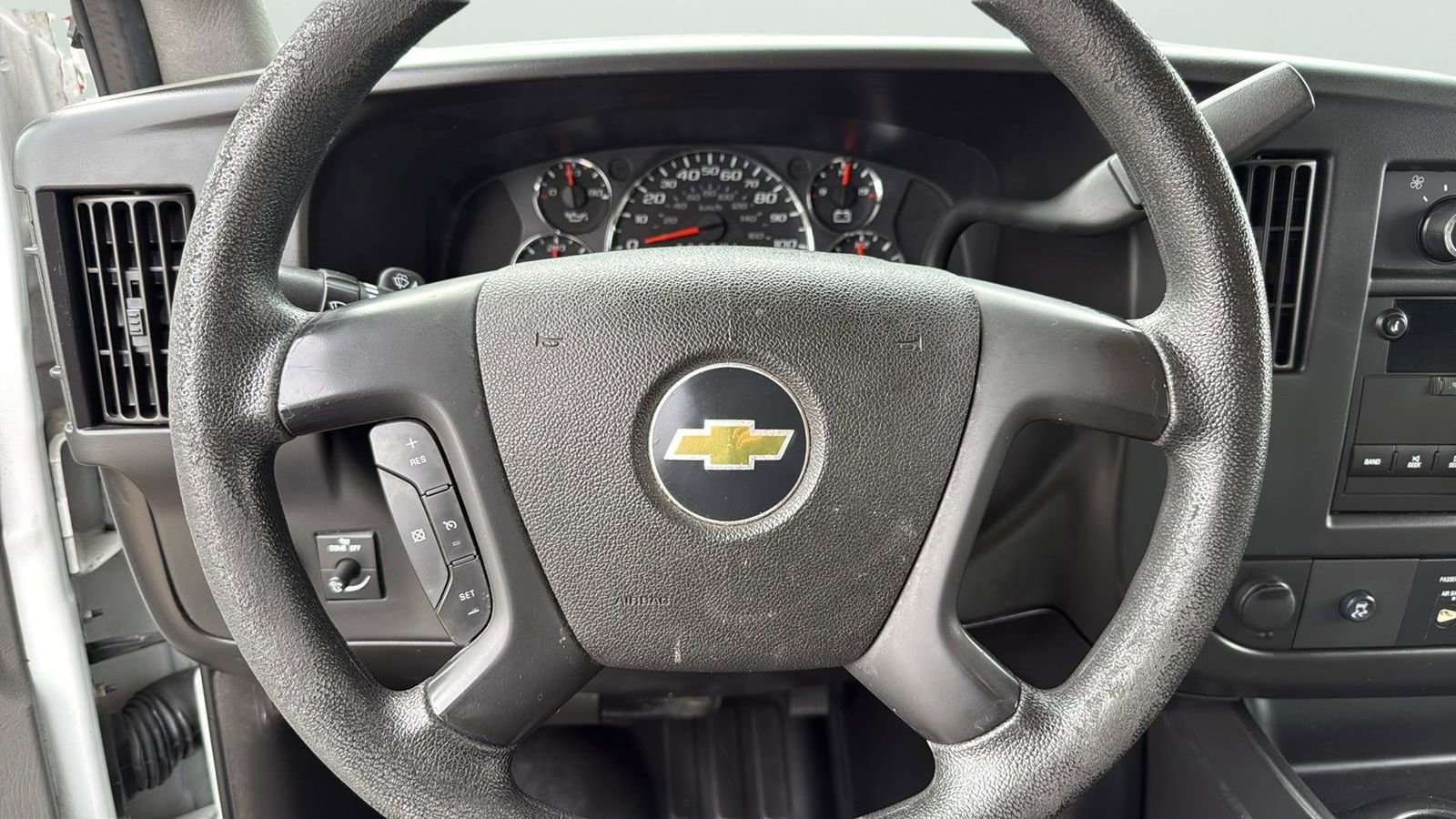 Used 2011 Chevrolet Express 2500 image 11