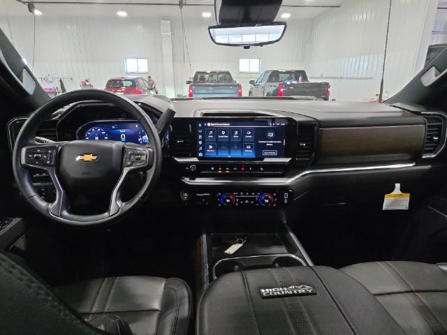 Used 2026 Chevrolet Silverado 3500 High Country AWD/4WD image 9