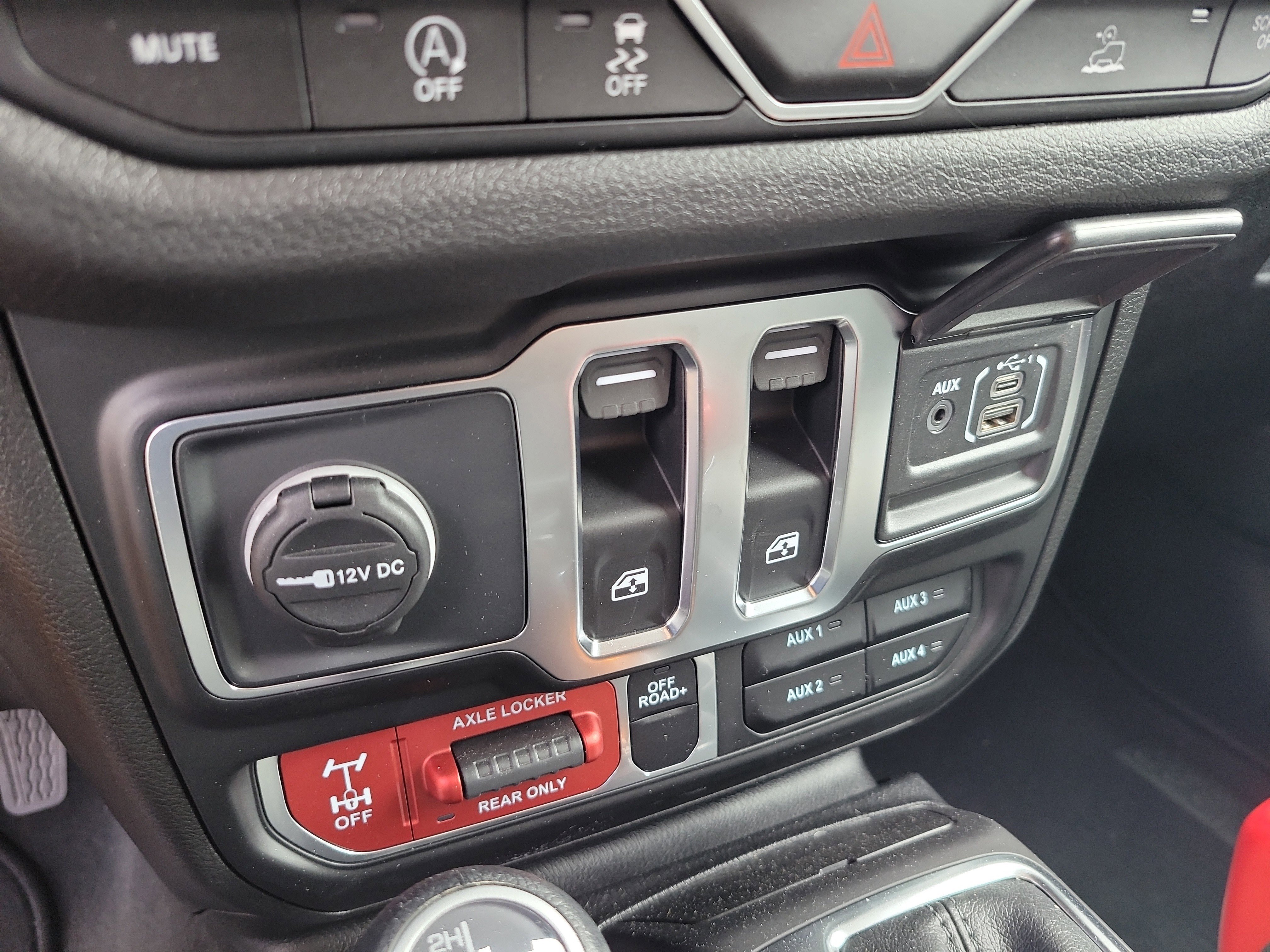 Used 2025 Jeep Wrangler Willys image 20