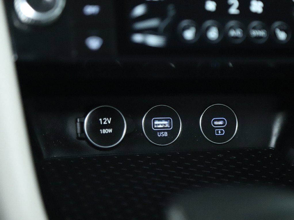 Used 2024 Genesis G70 2.5T image 27