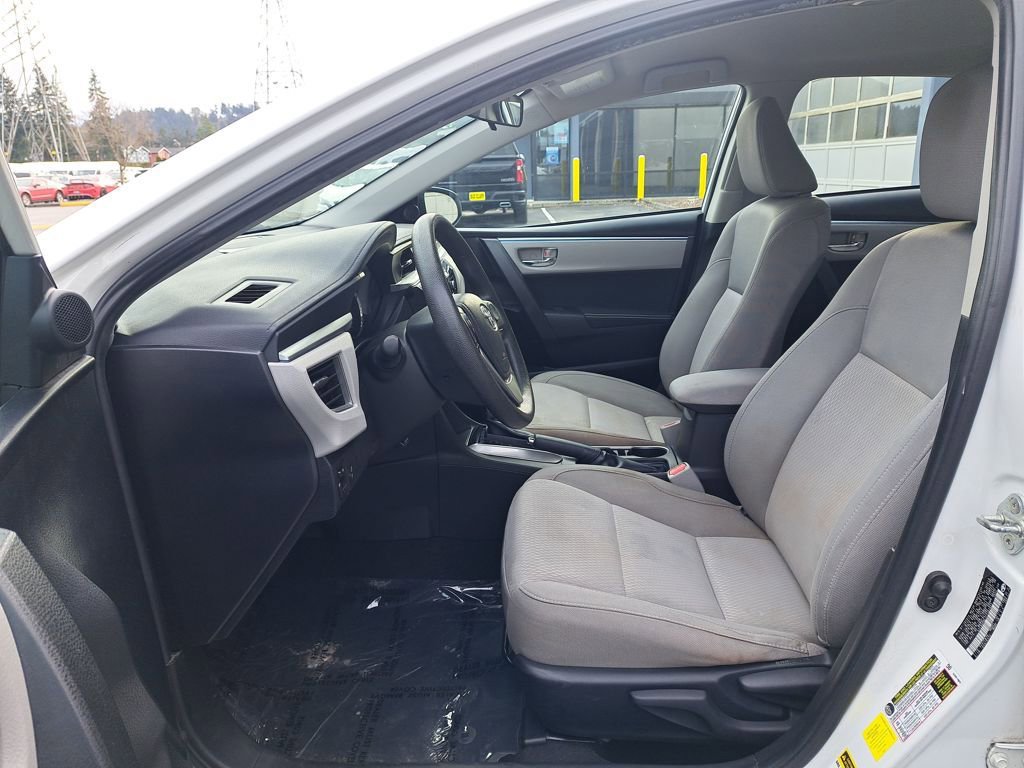 Used 2015 Toyota Corolla LE image 11