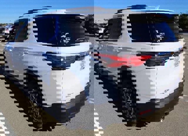 Used 2023 Chevrolet Traverse LT image 7