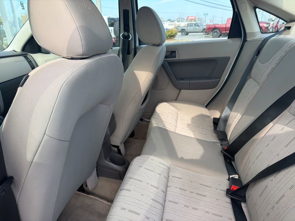 Used 2008 Ford Focus SE image 17