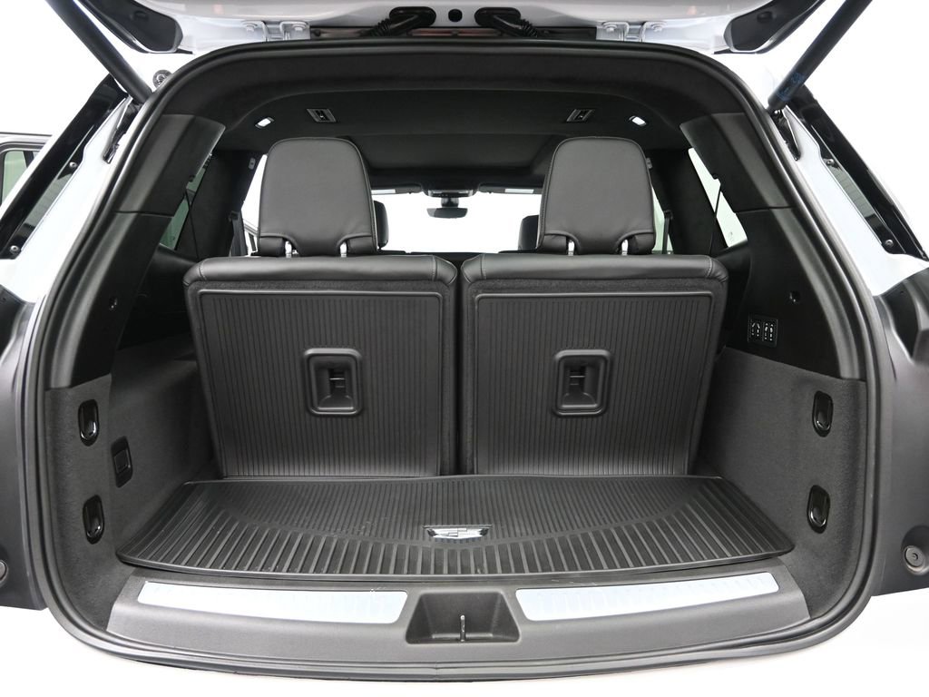 Certified 2025 Cadillac XT6 Premium Luxury w/ Platinum Package image 18