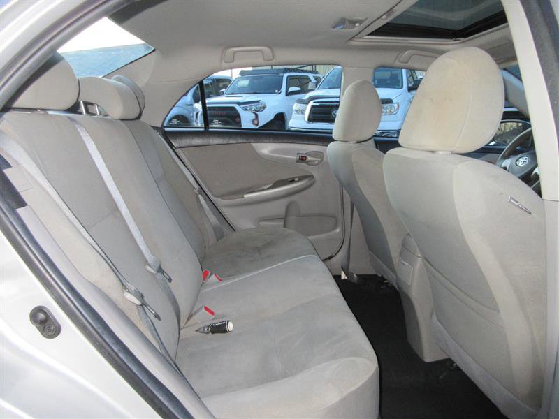 Used 2013 Toyota Corolla LE image 24