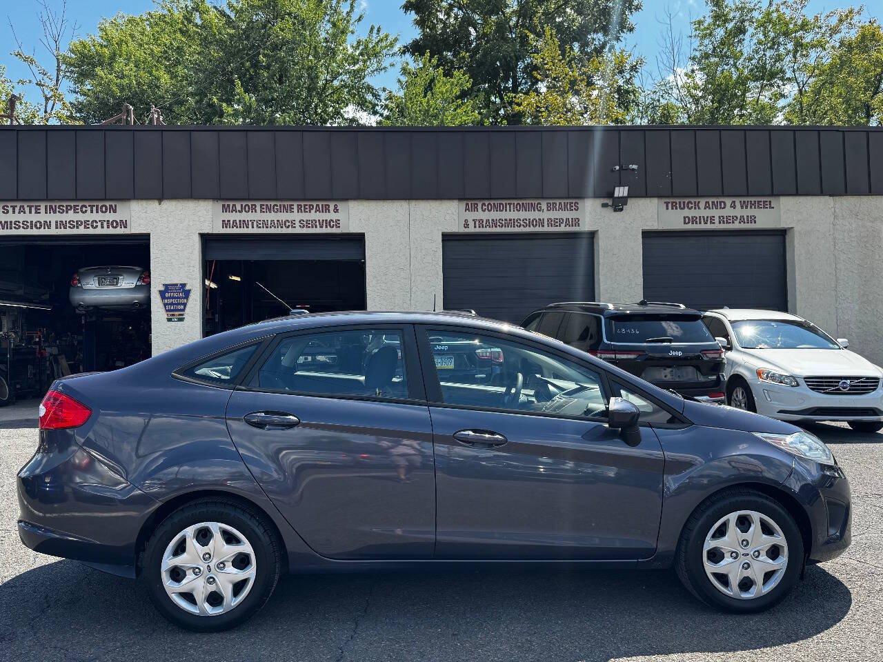 Used 2012 Ford Fiesta SE FWD image 7