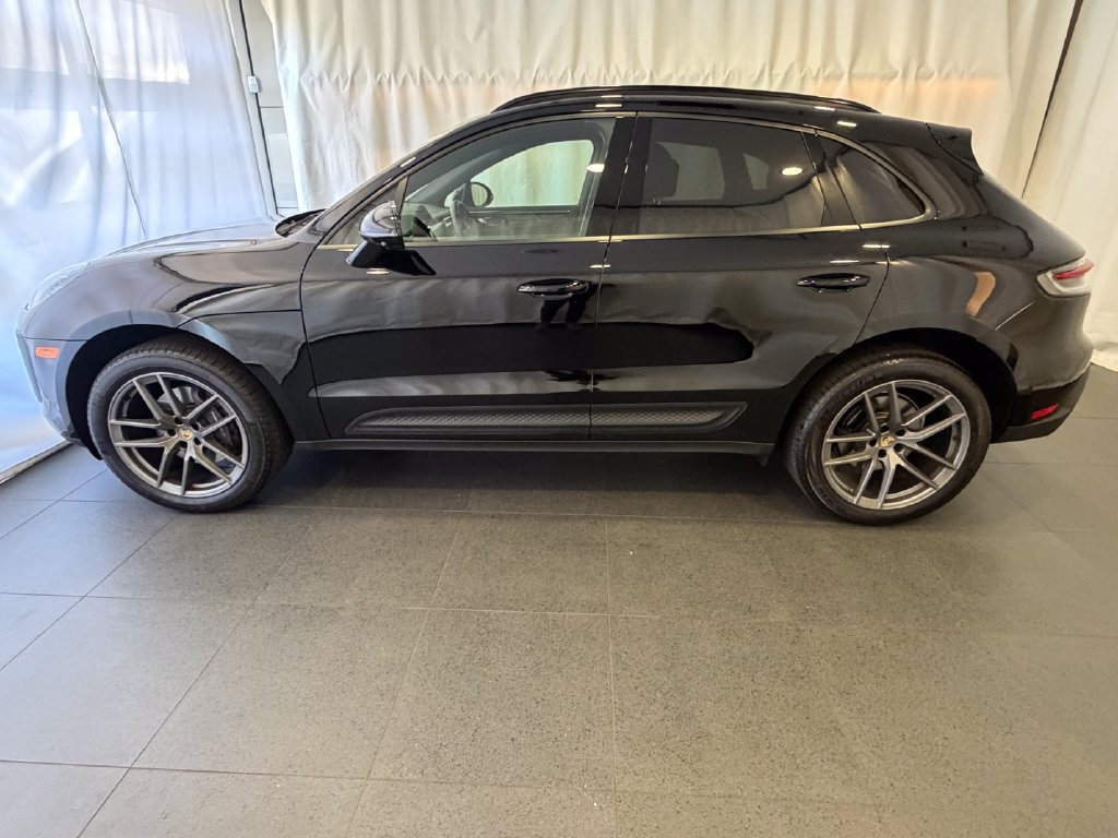 Certified 2026 Porsche Macan AWD/4WD image 2