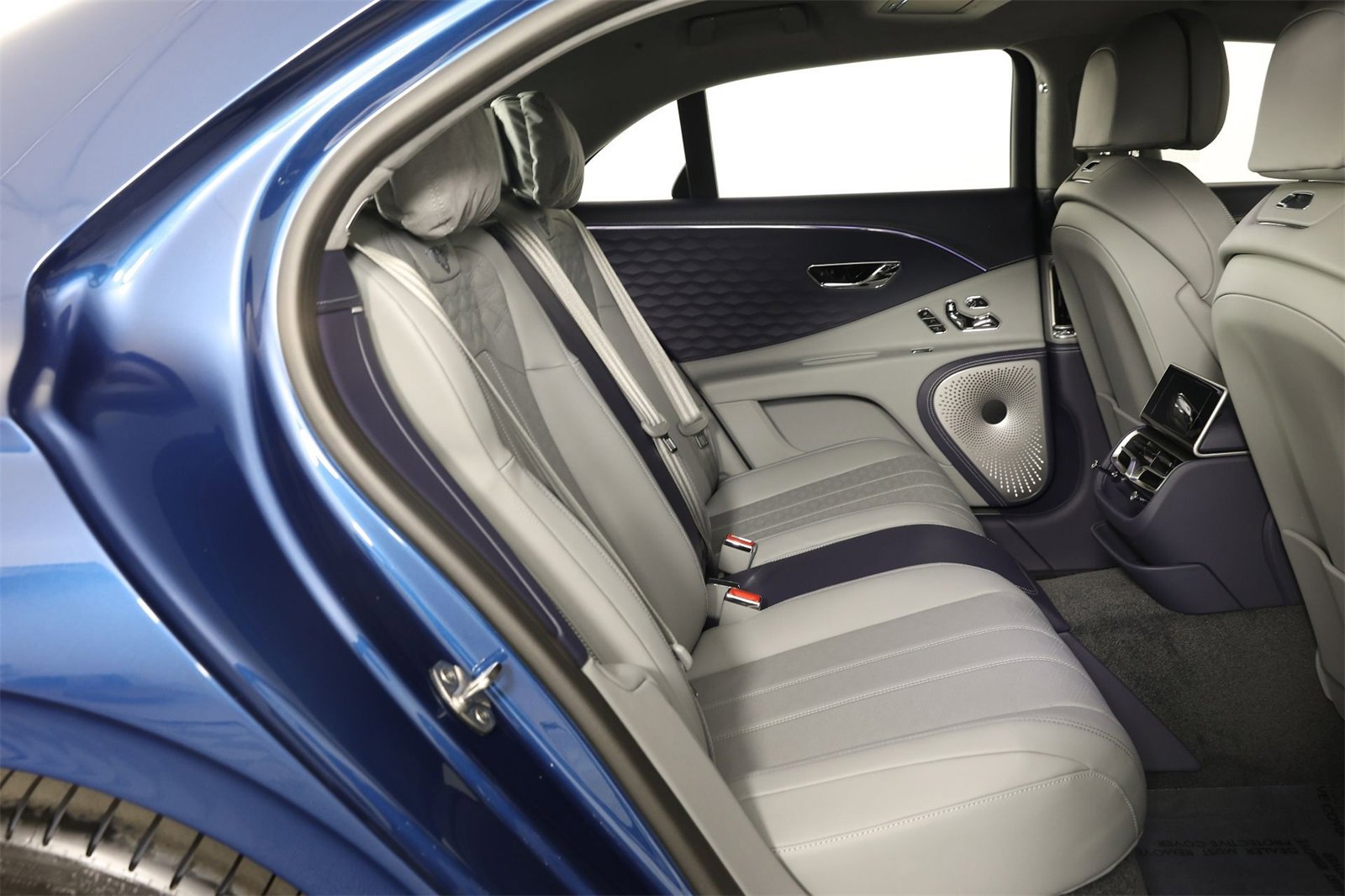 New 2025 Bentley Flying Spur Plug-In Hybrid image 33