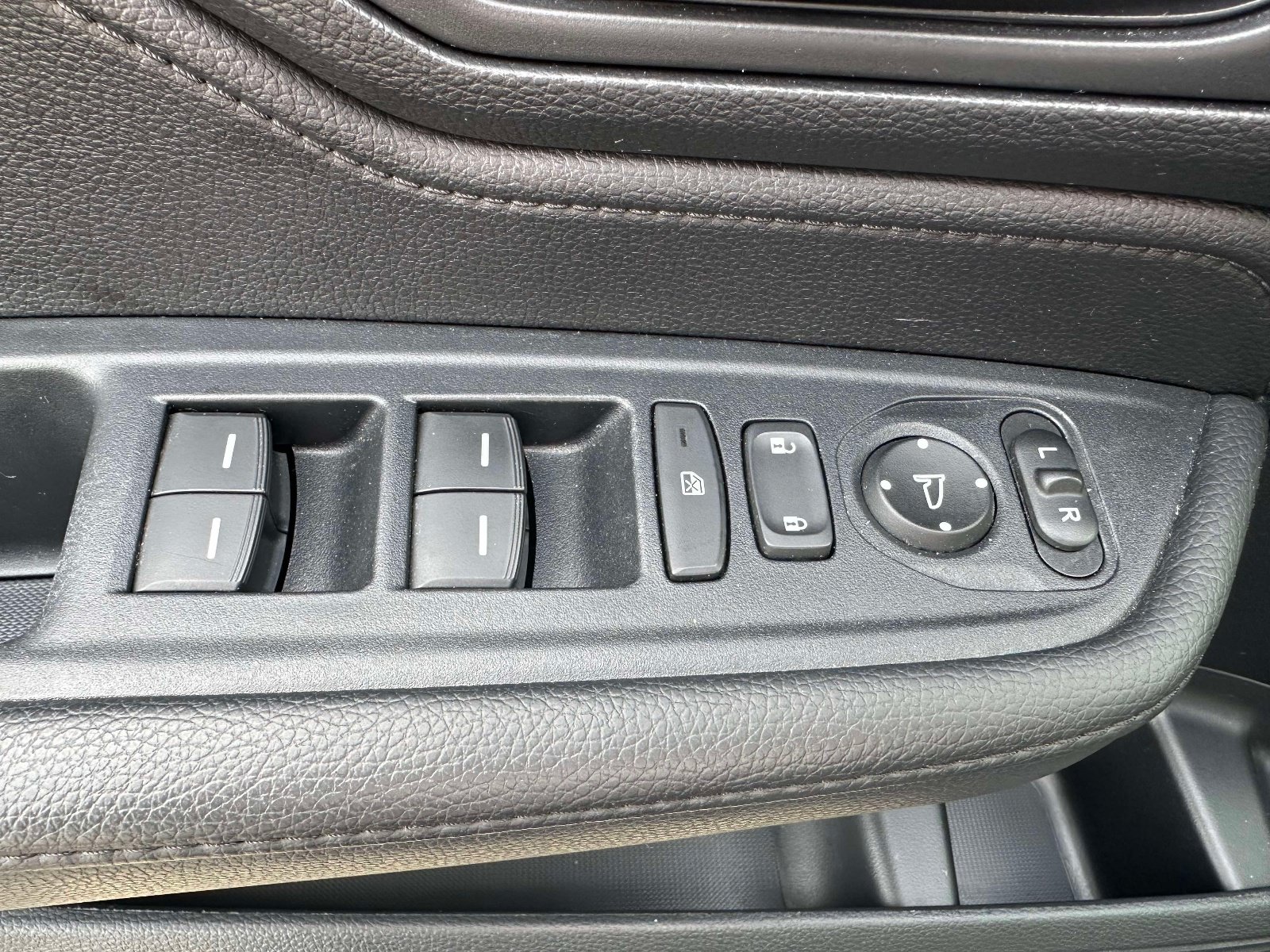 Used 2025 Honda Odyssey EX-L image 18