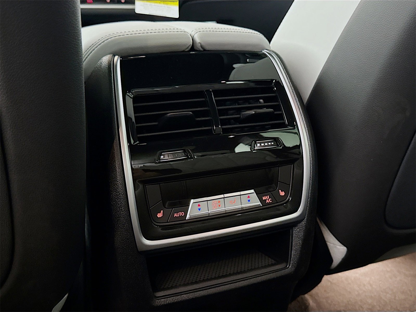 New 2026 BMW X5 M60i image 27