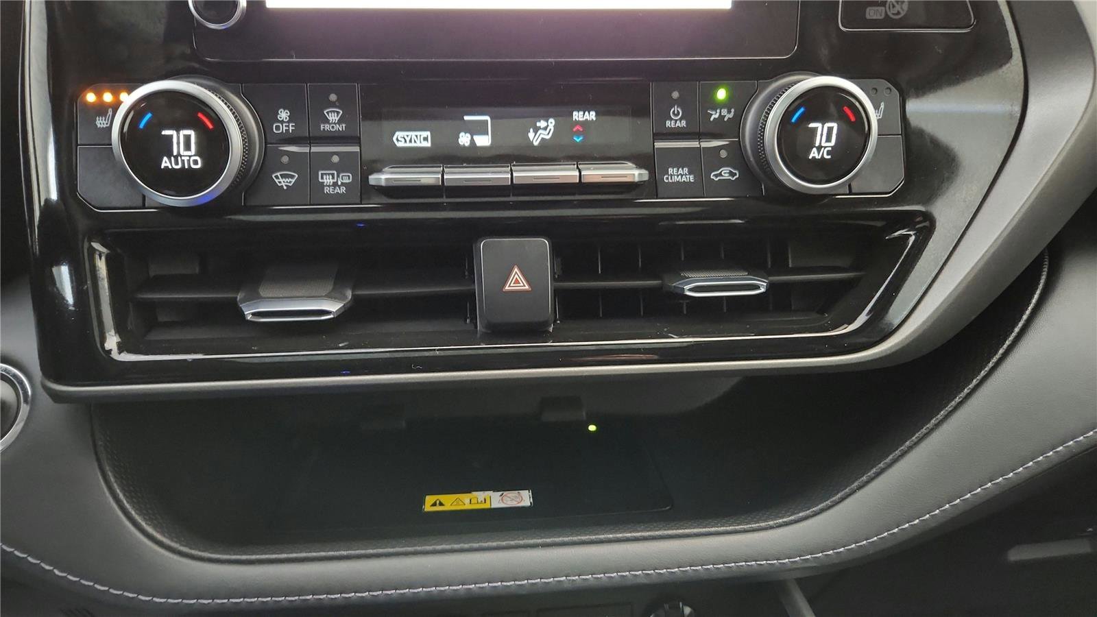 Certified 2023 Toyota Highlander XLE image 32