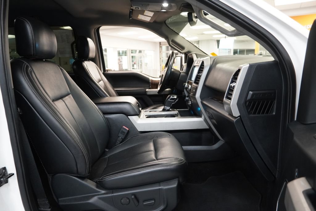 Used 2019 Ford F150 Lariat w/ Trailer Tow Package image 31