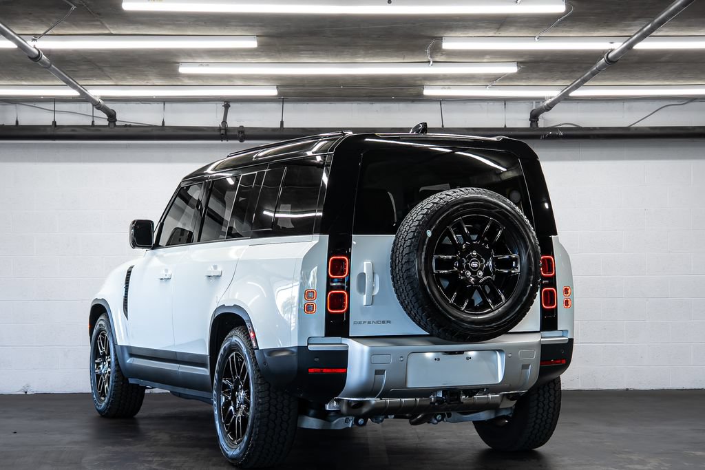 Used 2025 Land Rover Defender 110 S AWD/4WD image 3