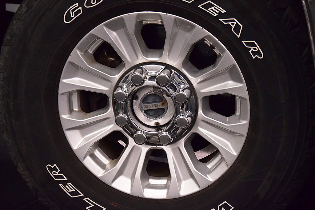 Used 2022 Ford F350 XLT w/ XLT Value Package image 11