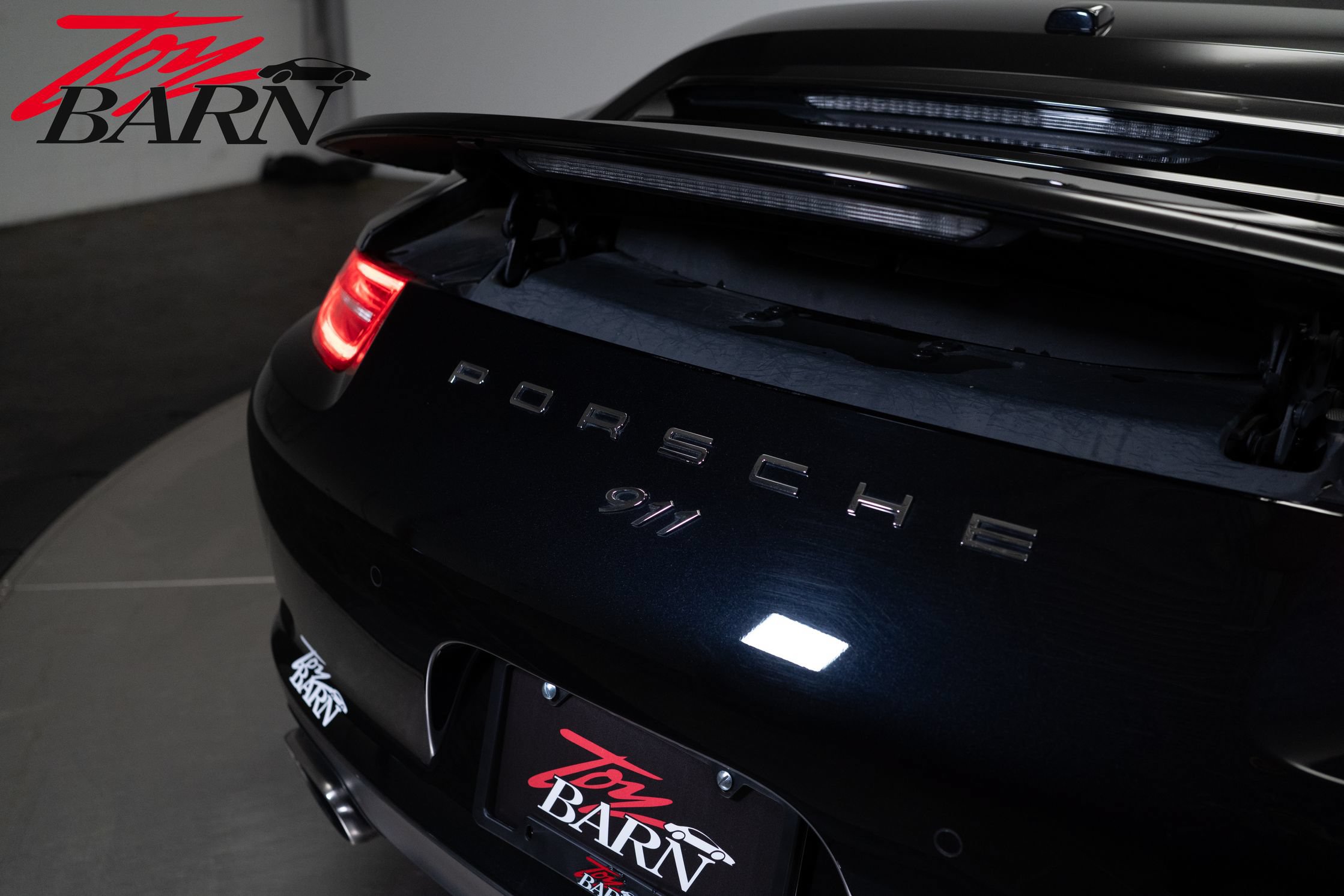 Used 2016 Porsche 911 Carrera Black Edition RWD image 21