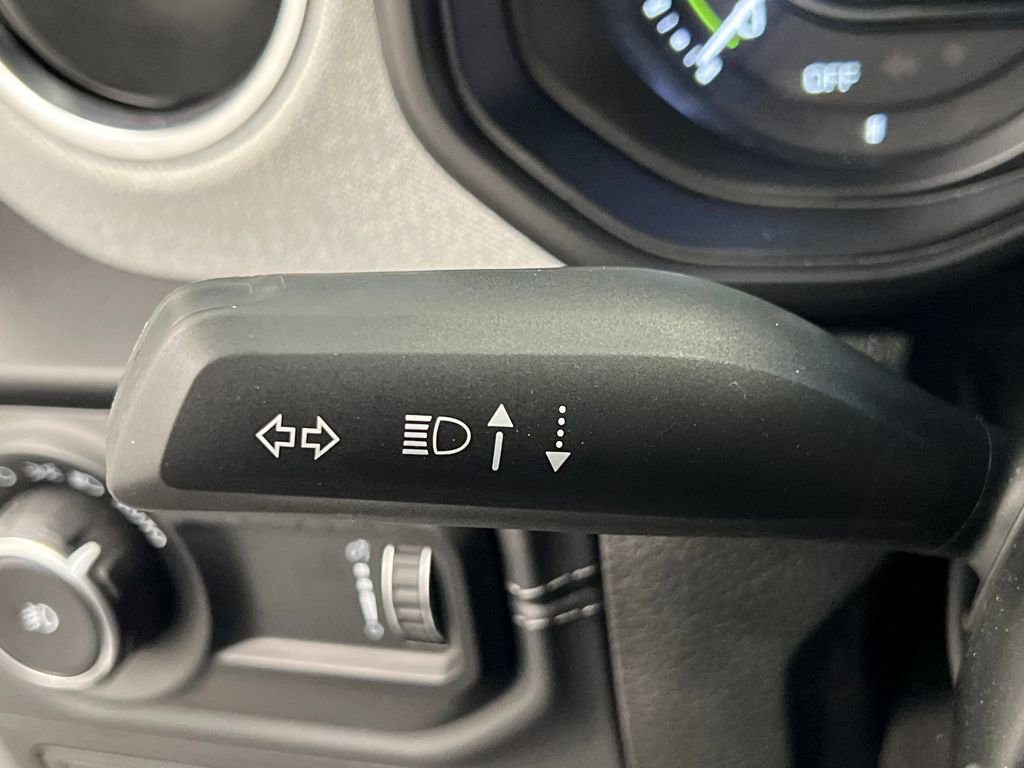 Used 2025 Jeep Wrangler Sahara 4xe image 40