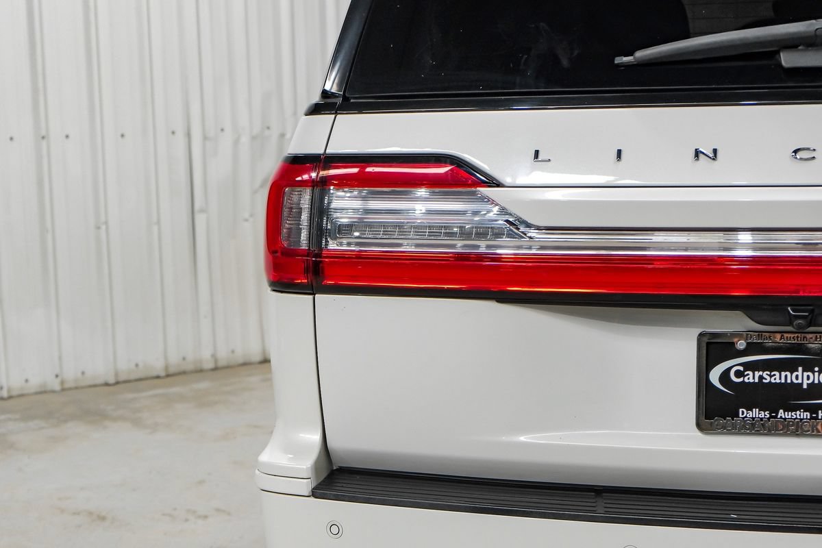 Used 2020 Lincoln Navigator L Reserve w/ Luxury Package RWD image 52