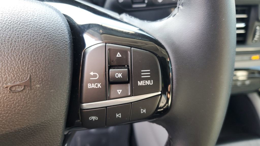 Used 2023 Ford Escape SE image 12