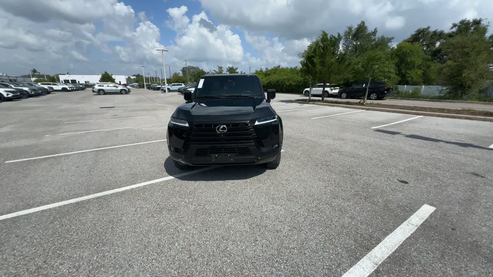 Used 2025 Lexus GX 550 w/ Accessory Package (2T) AWD/4WD image 3