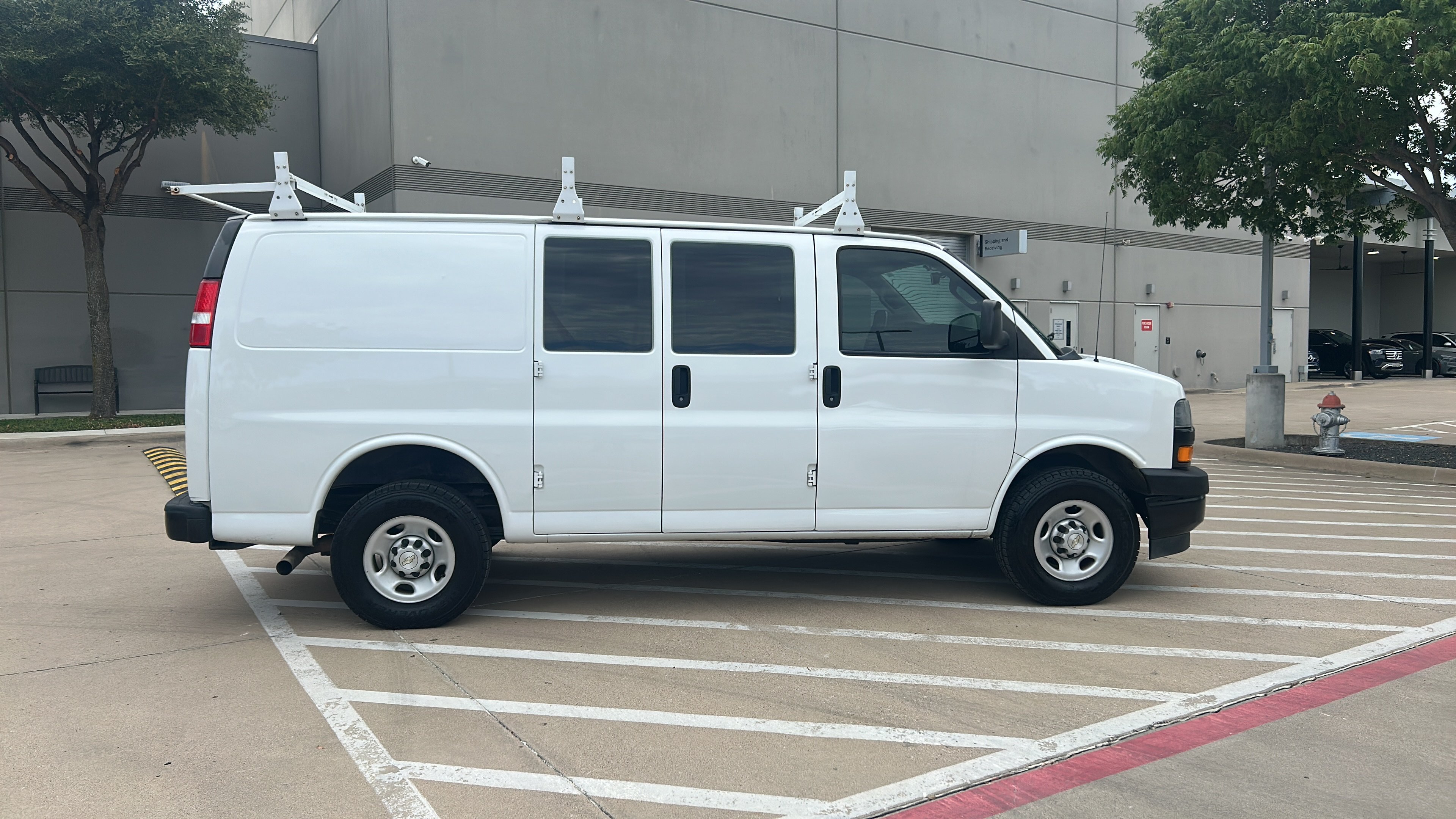 Used 2021 Chevrolet Express 2500 w/ Driver Convenience Package RWD image 6