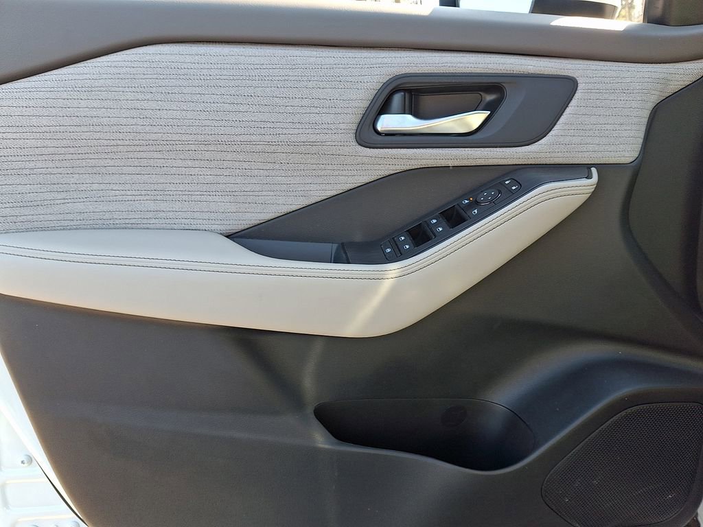 Certified 2023 Nissan Rogue SV AWD/4WD image 14