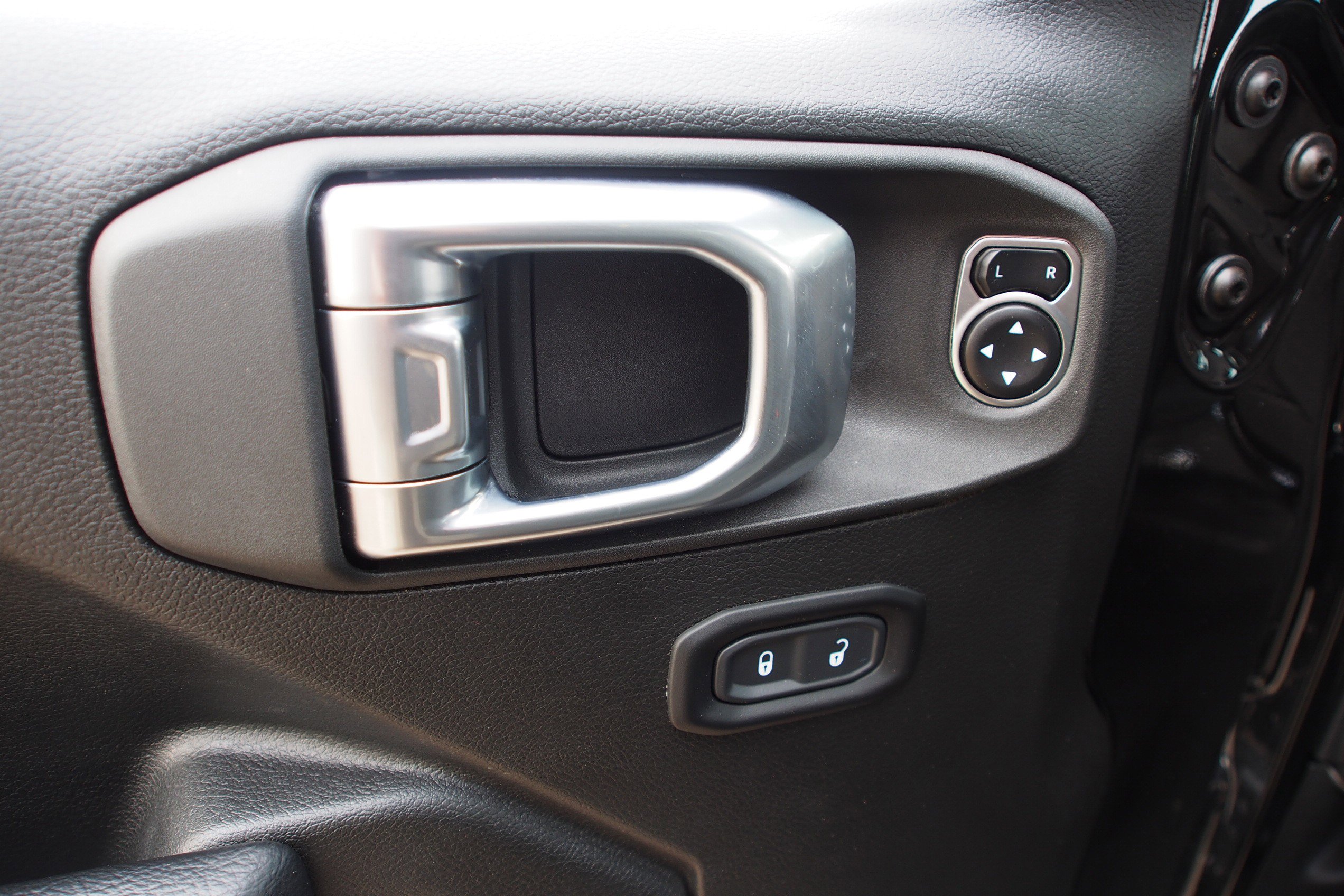 Used 2024 Jeep Wrangler Sport S w/ Convenience Group image 18