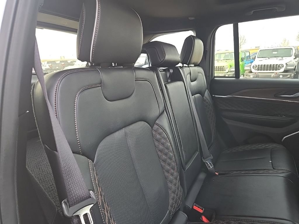 Used 2025 Jeep Grand Cherokee Summit image 86